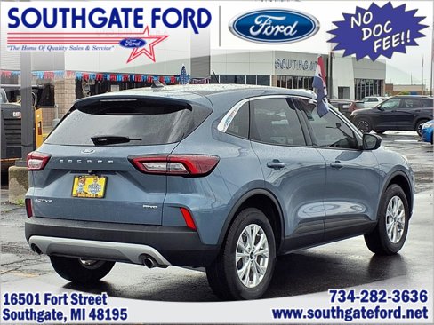Used 2024 Ford Escape Active image 2