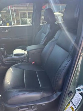 Used 2022 Toyota Tacoma SR5 image 8