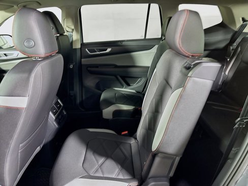 New 2025 Volkswagen Atlas Peak Edition SE image 21