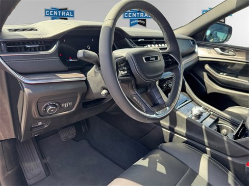 Certified 2023 Jeep Grand Cherokee L Overland w/ Luxury Tech Group IV image 11