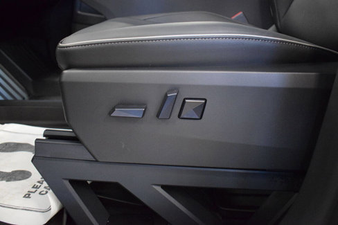 Used 2024 Tesla Cybertruck AWD Crew Cab image 34