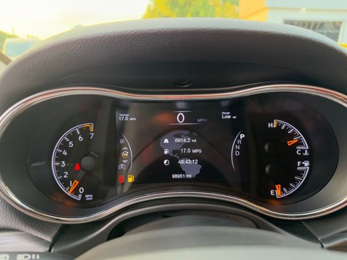 Used 2019 Jeep Grand Cherokee Limited image 24