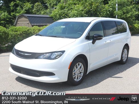 New 2025 Chrysler Voyager LX image 2