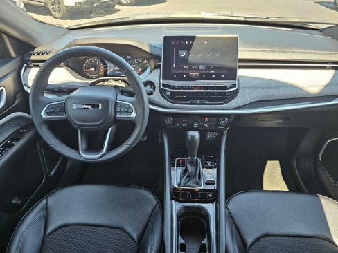 Used 2024 Jeep Compass Latitude image 19