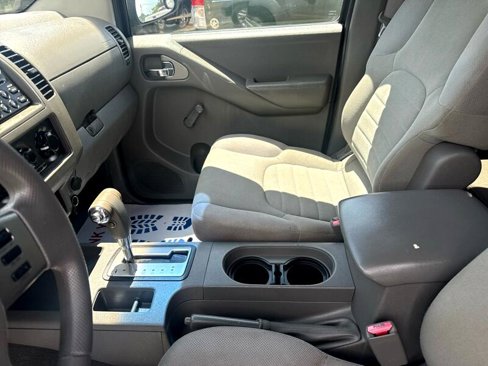 Used 2006 Nissan Frontier XE w/ (G01) XE Preferred Pkg image 14