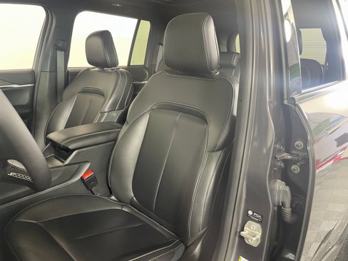 Used 2024 Jeep Grand Cherokee Limited w/ Black Appearance Package image 23