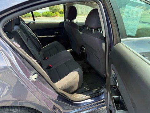 Used 2014 Chevrolet Cruze LT image 8