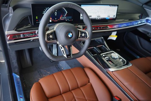 New 2026 BMW 740i w/ Premium Package image 13