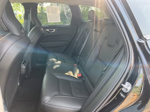 Certified 2025 Volvo XC60 B5 Ultra w/ Climate Package image 29