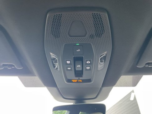 Used 2025 Porsche Macan 4 Electric image 36