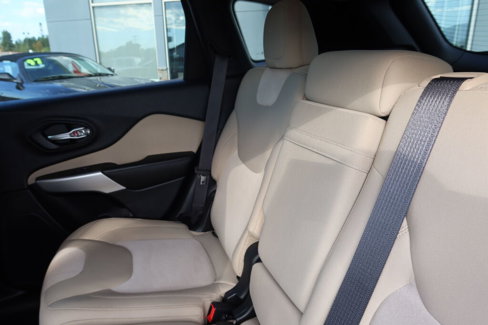 Used 2017 Jeep Cherokee Sport image 20