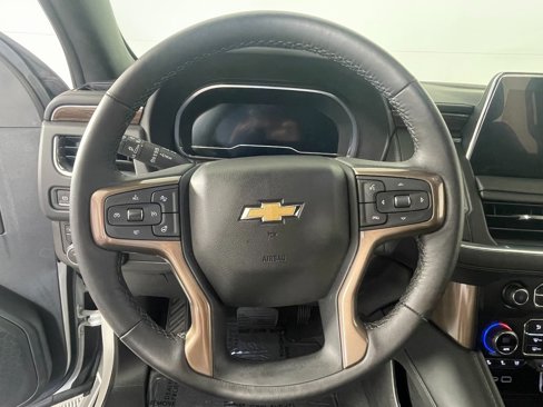 Used 2023 Chevrolet Suburban High Country image 15