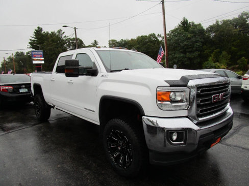 Used 2017 GMC Sierra 2500 SLE w/ HD SLE Preferred Plus Package image 3