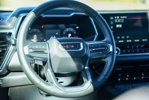 Used 2024 GMC Canyon Elevation image 23