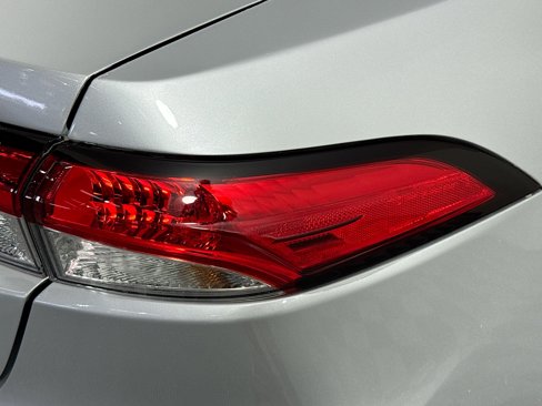 Used 2025 Toyota Corolla LE image 32