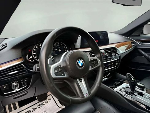 Used 2018 BMW 540i xDrive w/ M Sport Package image 17