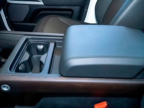 New 2024 Land Rover Defender 90 X-Dynamic SE image 31