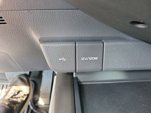 Used 2022 Toyota Camry SE image 23