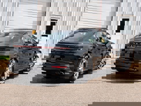 New 2025 Porsche Panamera 4 image 7