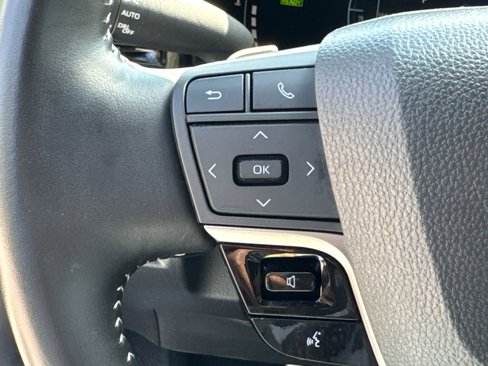 Used 2025 Toyota Camry SE image 24