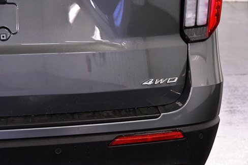 Used 2025 Ford Explorer Active w/ Active Comfort Package image 12