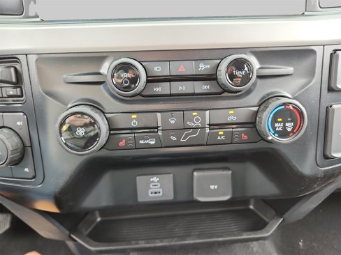 New 2025 Ford F350 XLT w/ Black Appearance Package image 19