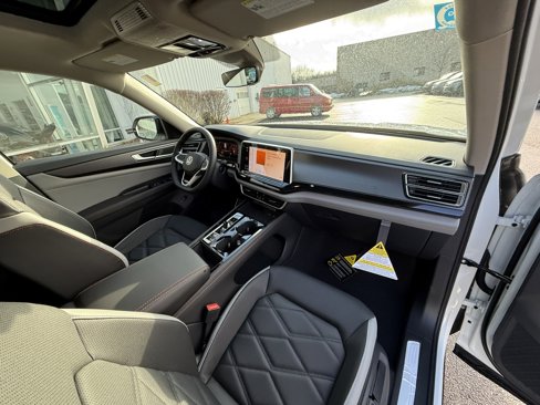 New 2025 Volkswagen Atlas Peak Edition SE image 29