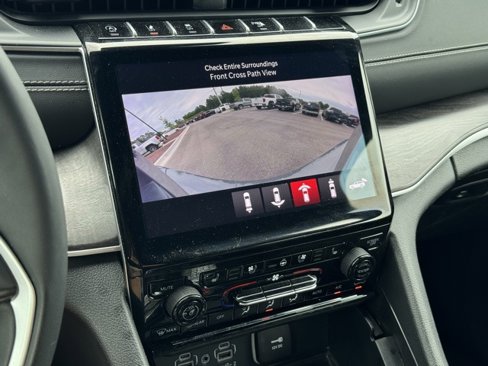 Used 2024 Jeep Grand Cherokee L Limited w/ Luxury Tech Group II image 36