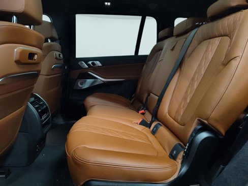 New 2026 BMW X7 M60i image 13