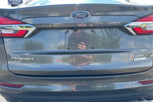 Used 2019 Ford Fusion SEL image 11