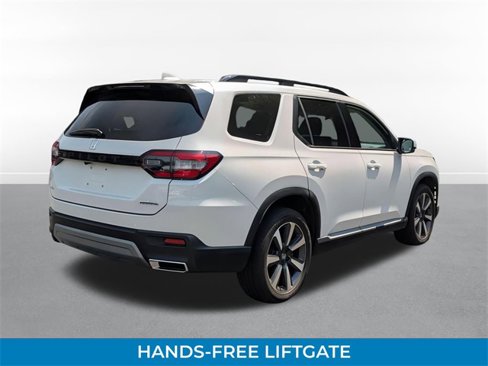 Used 2023 Honda Pilot Touring image 3