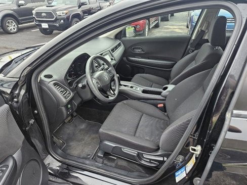 Used 2018 Honda HR-V LX image 9