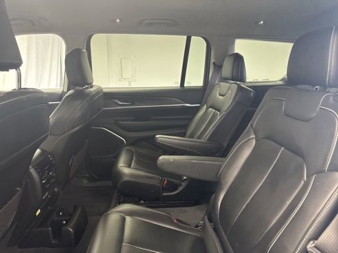 Used 2022 Jeep Grand Cherokee L Limited image 12