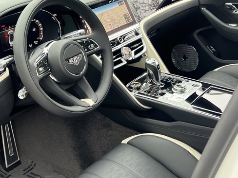 New 2025 Bentley Flying Spur Plug-In Hybrid image 60