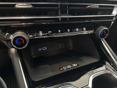 New 2026 Chevrolet Traverse RS image 23