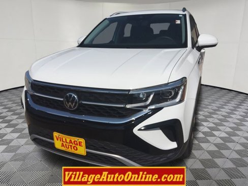 Used 2022 Volkswagen Taos SEL image 17