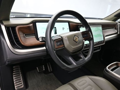 Used 2023 Rivian R1S Launch Edition image 13