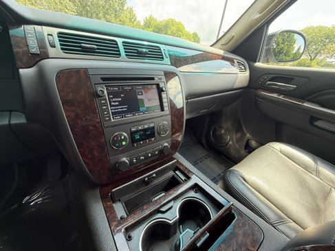 Used 2011 GMC Yukon XL Denali image 18