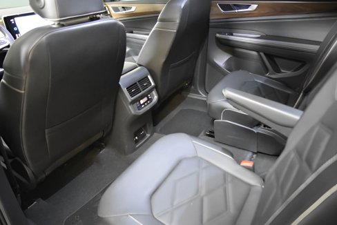 Used 2024 Volkswagen Atlas SE image 31