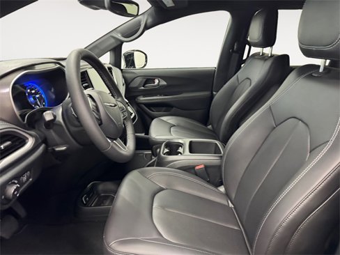 New 2026 Chrysler Pacifica Select image 6