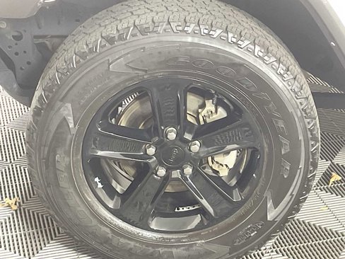 Used 2022 Jeep Wrangler Unlimited Sahara image 29