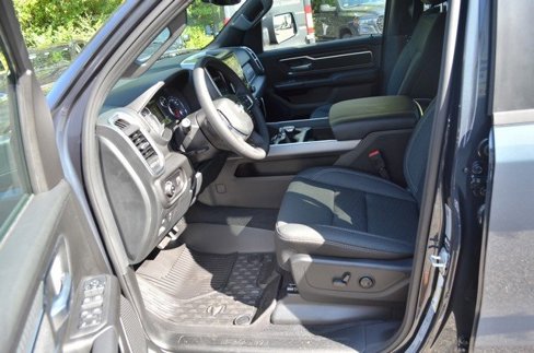 New 2025 RAM 1500 4x4 Crew Cab image 14