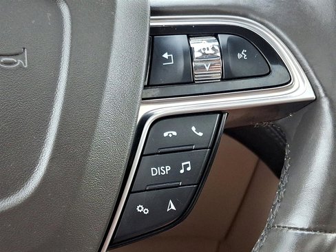 Used 2019 Lincoln Nautilus Reserve image 26