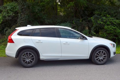 Used 2018 Volvo V60 T5 Cross Country w/ Convenience Package image 38