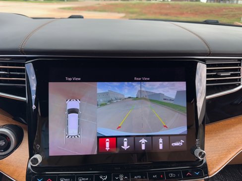 Used 2022 Jeep Grand Wagoneer Series III w/ Rear Seat Video Group 1 image 14