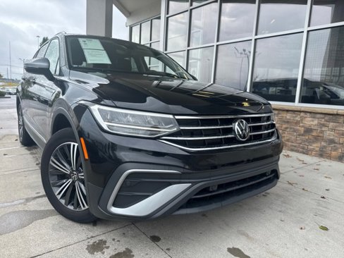 Used 2024 Volkswagen Tiguan Wolfsburg Edition image 2