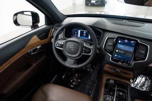 Used 2023 Volvo XC90 T8 Plus image 10