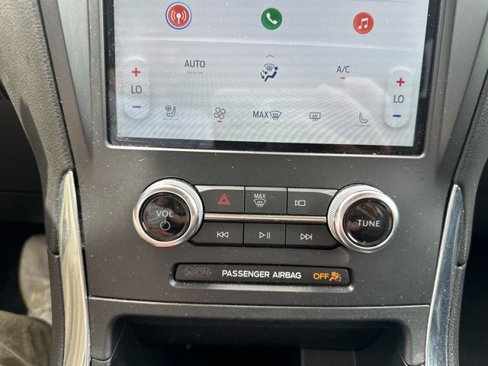 Used 2024 Ford Edge Titanium image 30