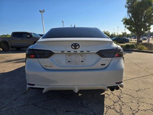 Used 2024 Toyota Camry SE image 5