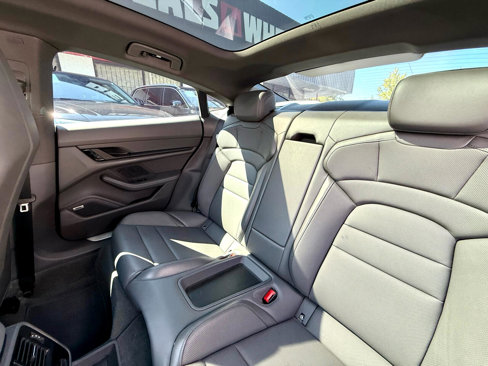 Used 2020 Porsche Taycan 4S image 33